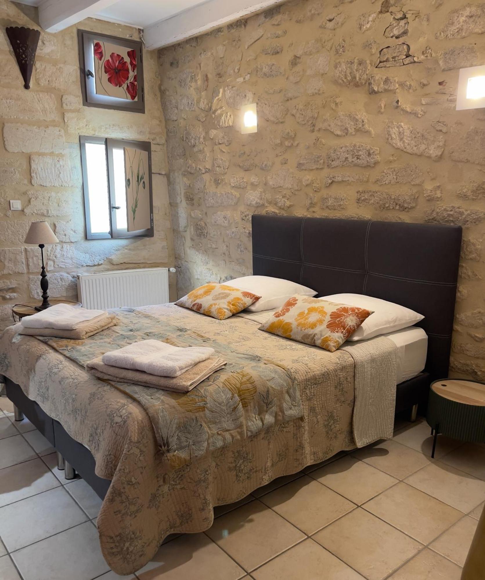 Le Cherche Midi - Centre Historique D'uzes Apartamento *